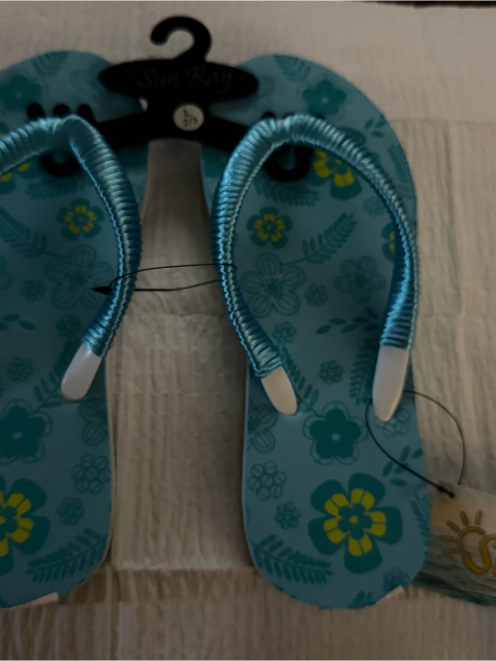 BRAND NWT SUN RAY GIRLS BLUE FLORAL FLIP FLOPS SIZE L (2-3)